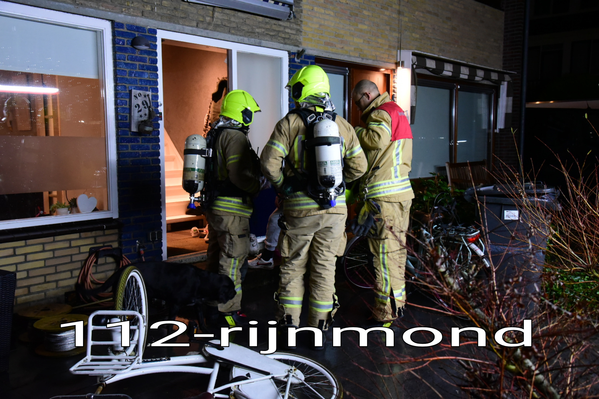 Nu Online: Brandweer doet onderzoek in woning na koolmonoxide alarm | Lijsterlaan Rhoon.