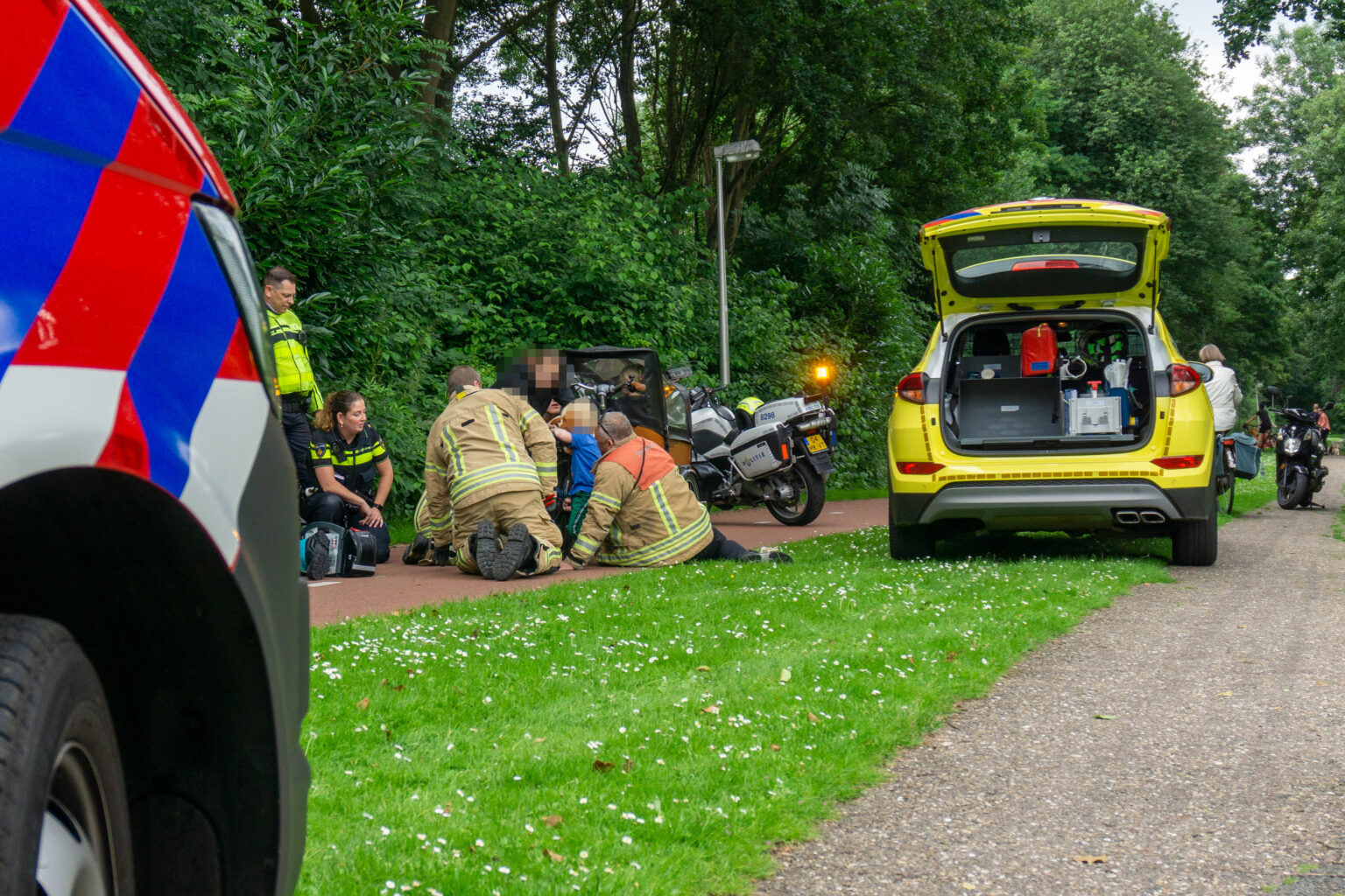 kindje raakt met been bekneld in bakfiets Capelseweg Capelle aan den