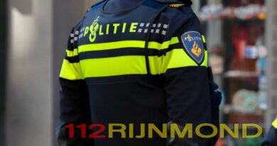 Agenten lichtgewond bij controle auto | Aert van Nesstraat Rotterdam